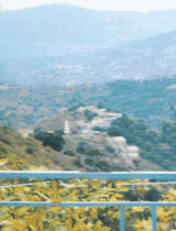 Autre vue du village Tichi, au fond on distingue les communes de khlil et de Barbacha qui font parties de la daïra d´Amizour